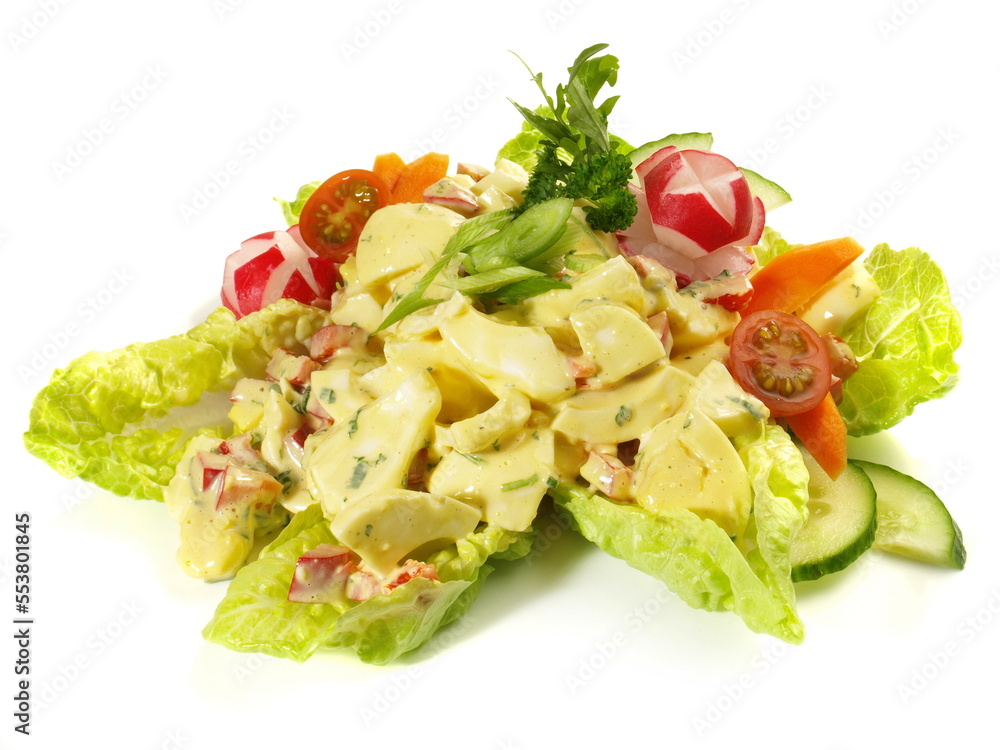 Low Carb Eiersalat - Eier, Salat und Gemüse Freigestellt Low Carb Eiersalat - Eier, Salat und Gemüse Freigestellt