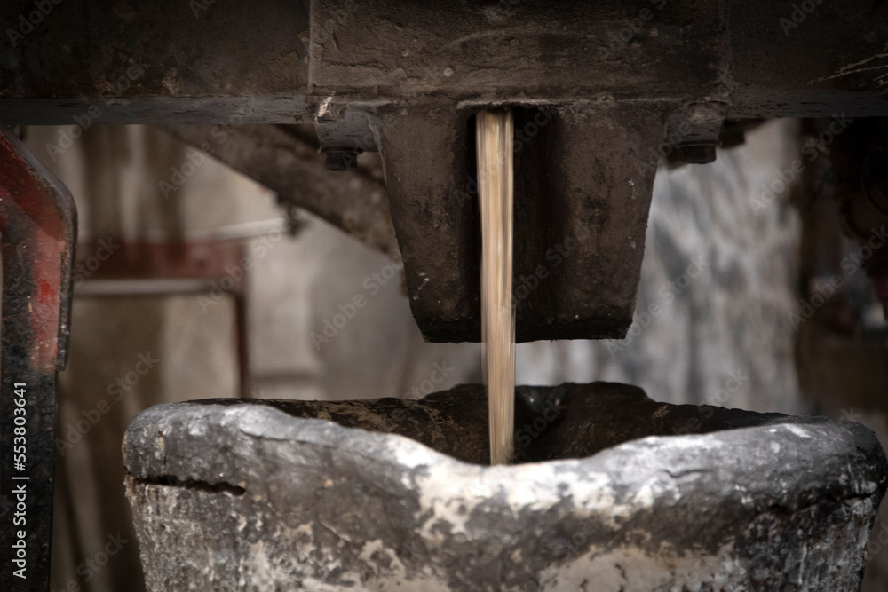 lot de 2 beaux et fins hérissons en métal (2) - métal coulé