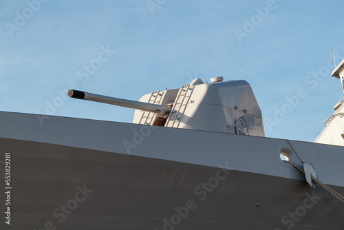 Konstfotografi An artillery gun on board a warship