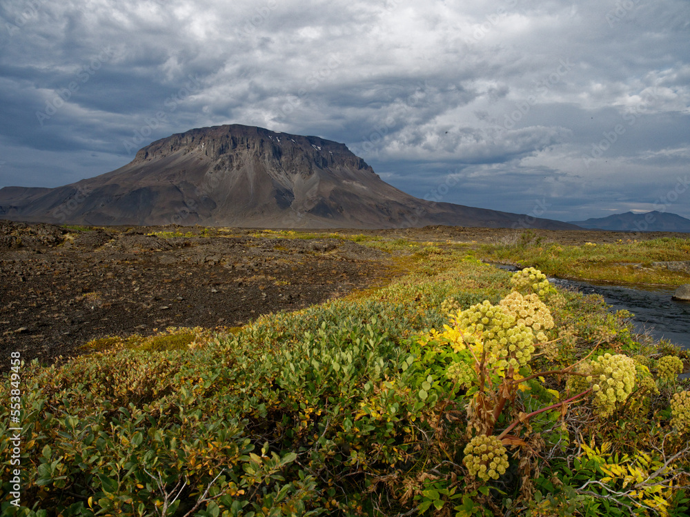 iceland crtaters clouds light