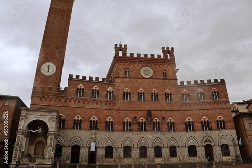 Wallpaper Mural saint cathedral city Torontodigital.ca