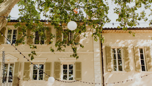 La grande bastide provençale décorer pour le mariage