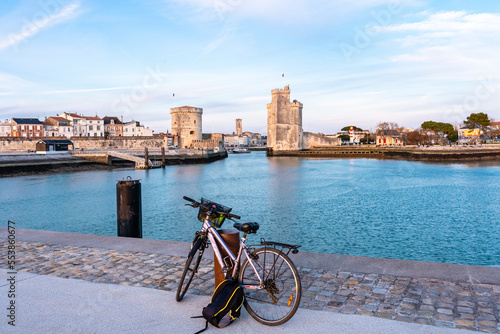 Tableau sur toile La Rochelle old harbor