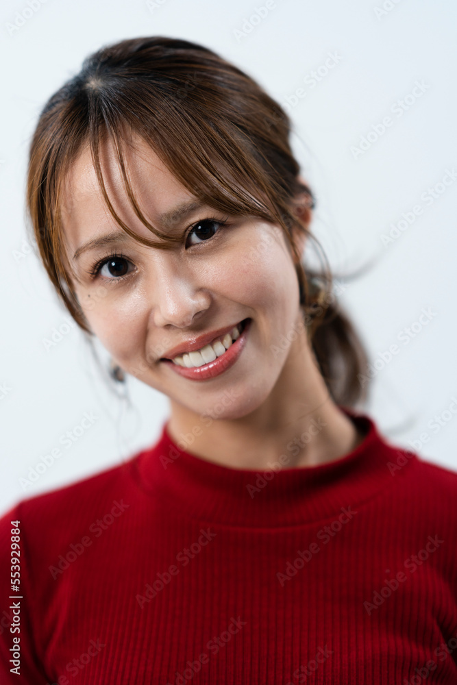 明るいポニーテールの女性 明るいポニーテールの女性