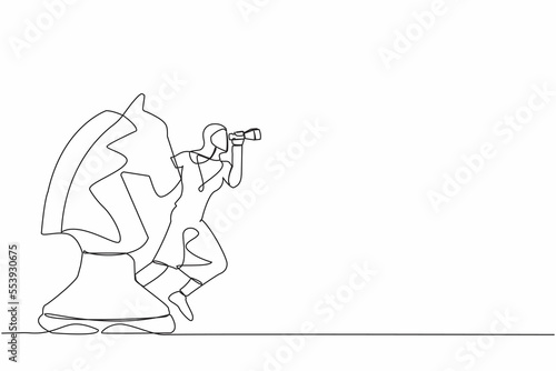 Continuous one line drawing Arab businesswoman leader standing on horse chess piece using telescope to see business vision. Looking for opportunity. Single line draw design vector graphic illustration