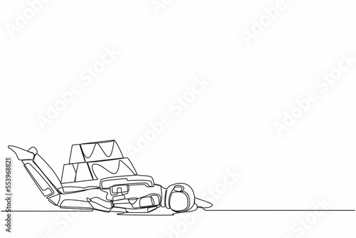 Continuous one line drawing astronaut under heavy gold bullion burden. Gold investment for inter galactic mission or expedition. Cosmonaut outer space. Single line graphic design vector illustration