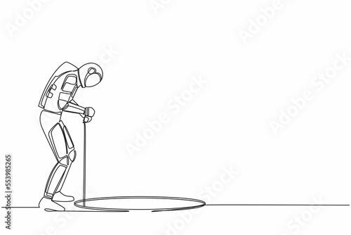 Single continuous line drawing of astronaut stretch out rope into hole. Spaceman wondering and looking at hole. Spaceship exploration. Cosmonaut deep space. One line graphic design vector illustration