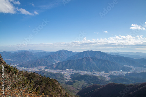 山梨県　三ツ峠山山頂から望む絶景  © スプやん