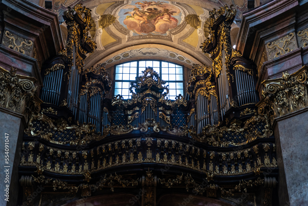 Obraz premium Peterskirche or St. Peter Church in Vienna, Austria