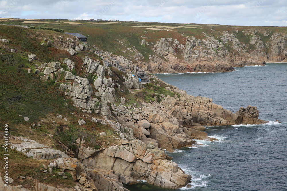 Obraz premium Minack theatre nearby Porthcurno beach at Atlantic ocean in Cornwall, England Great Britain