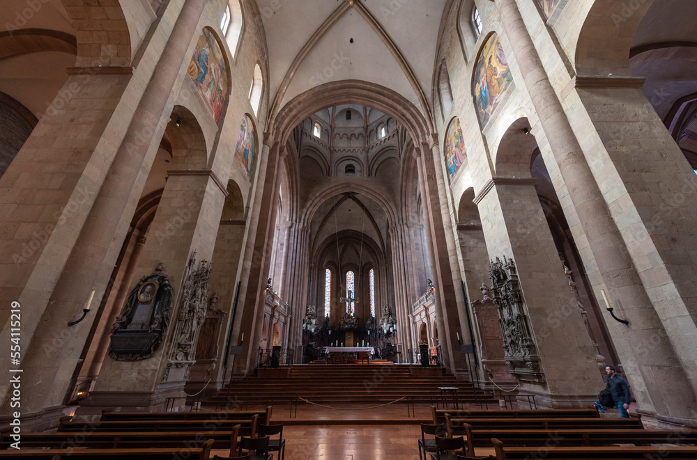The stunning Mainz Cathedral; a Roman Catholic church 1,000 years old.