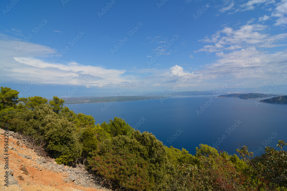 veduta panoramica costa verso località di beli isola di cres croazia