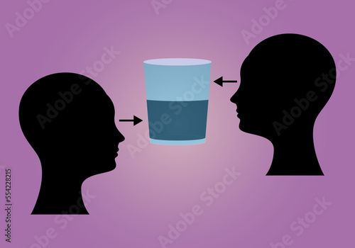 Ver el vaso medio lleno o medio vacío. Silueta negra del rostro de una persona optimista y otra pesimista photo