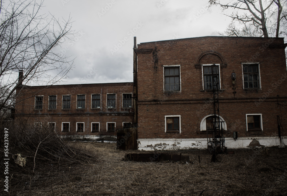 old abandoned building old abandoned building