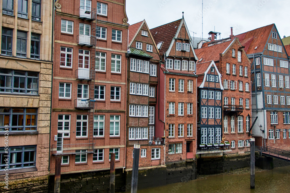 Hausfassaden an der Elbe in Hamburg