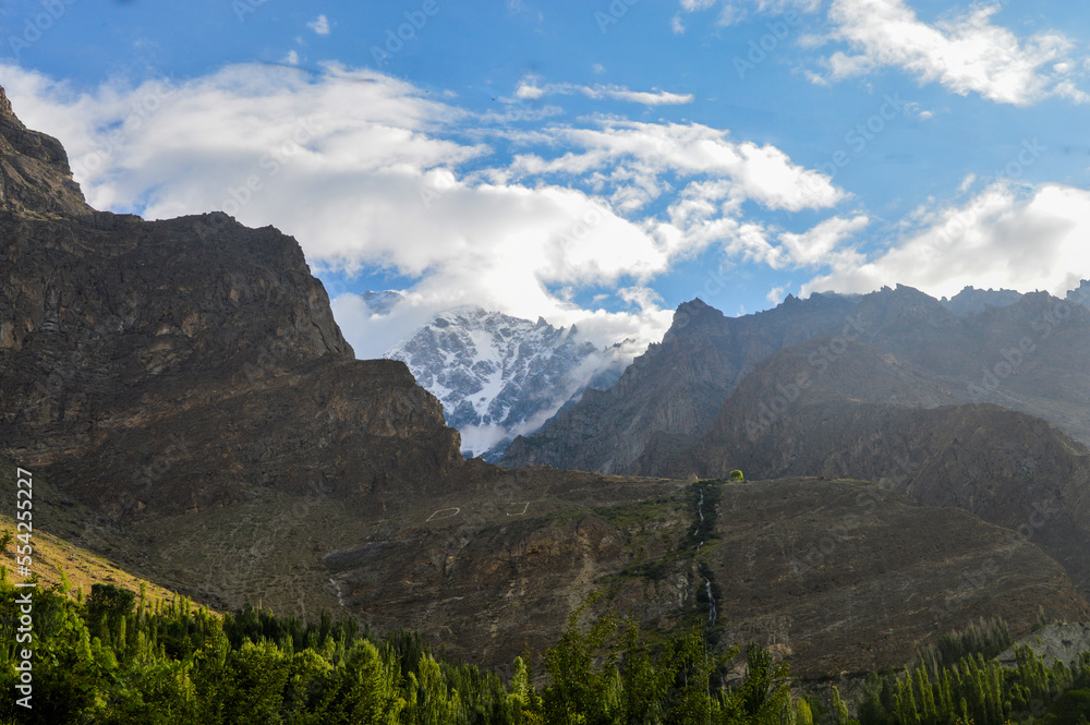 Fototapeta premium Beautiful Snow capped peaks of Karakorum Range