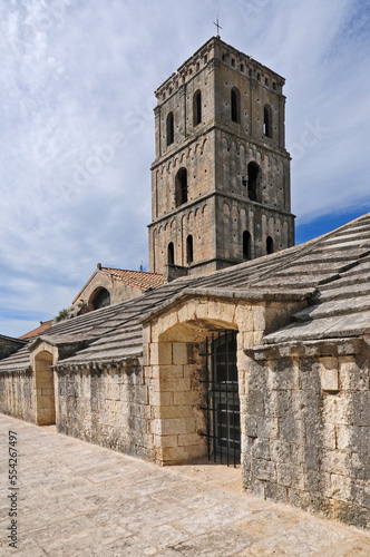 Arles, il chiostro e la torre della Cattedrale di Saint-Trophime - Provenza 