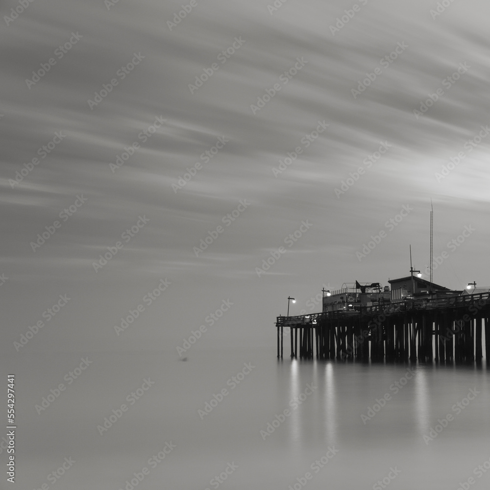 Obraz premium Pier with clouds