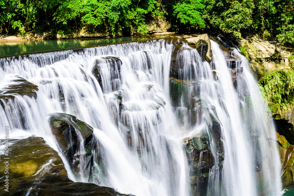 Obraz premium Beautiful view of the Waterfall at Shifen Scenic Area in New Taipei City, Taiwan.