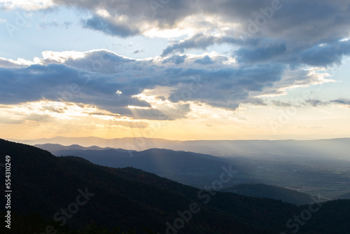 Fototapeta Naklejka Na Ścianę i Meble -  View of Old Man in the Mountain at sunset from Skyline Drive in Shenandoah National Park, Virginia