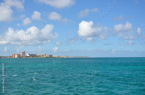 Fototapeta Naklejka Na Ścianę i Meble -  Azure blue water of Caribbean sea, Aruba coastline, 2022.