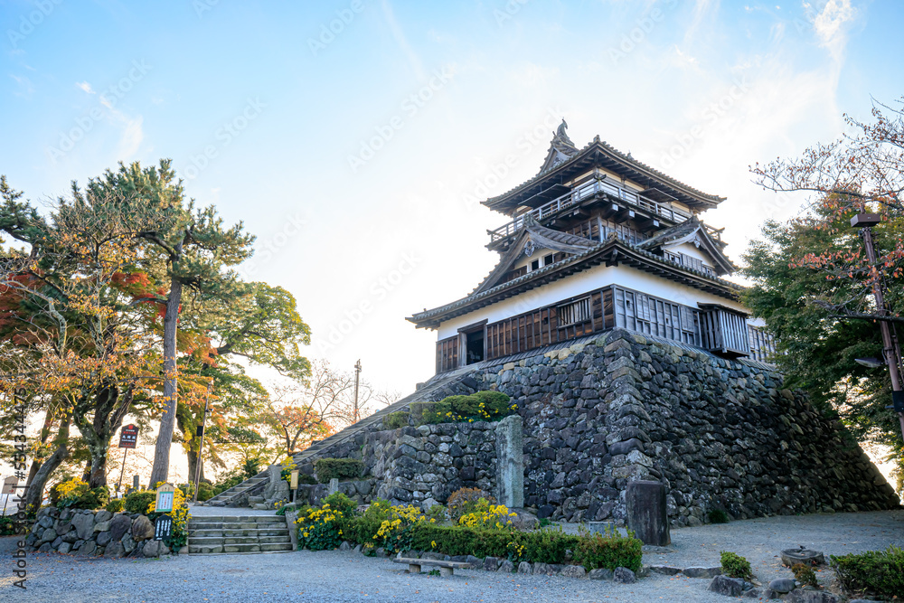秋の丸岡城　福井県坂井市　Maruoka Castle in autumn. Fukui Prefecture, Sakai City.