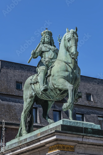 Jan Wellem equestrian monument  1711  in front of Dusseldorf Town Hall  Altes Rathaus  at the Market square. Monument shows Jan Wellem dressed in full armor. DUSSELDORF  GERMANY.