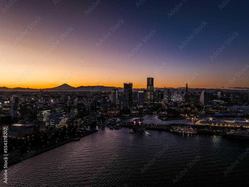 横浜 みなとみらい 夜景 空撮 全景