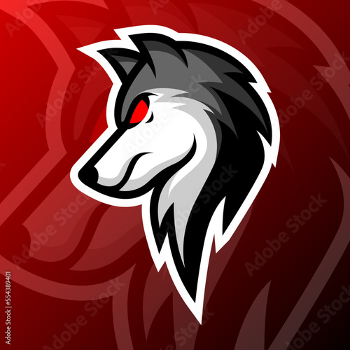 vector graphics illustration of a angry wolf in esport logo style. perfect for game team or product logo