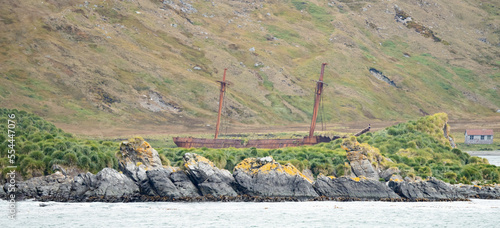 altes Schiffswrack der Bayard in der Bucht von Ocean Harbour auf Südgeorgien  photo