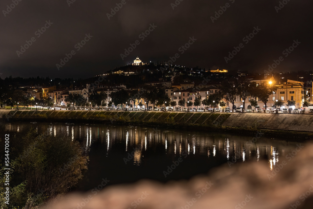 Fototapeta premium Verona Adige panorama night
