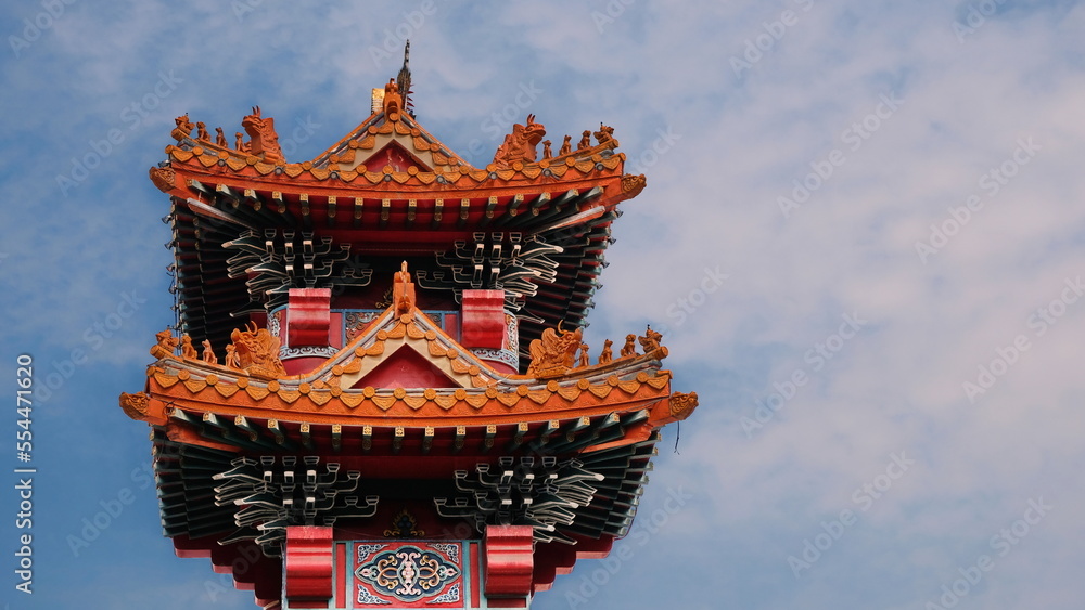 Fototapeta premium Chinatown Gate soars into the sky