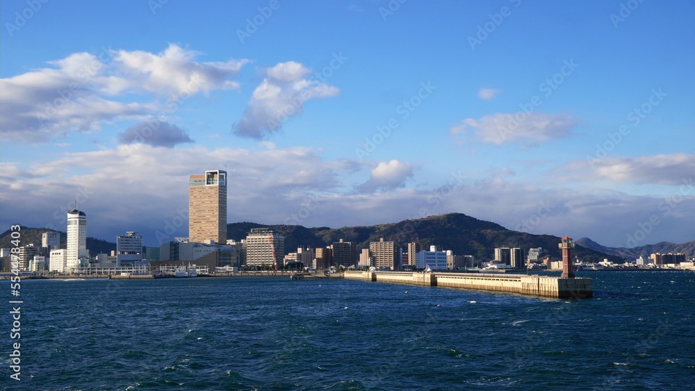 サンポート高松より出航した直島行フェリーの風景