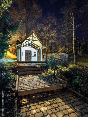 Obraz na płótnie kaplica nocą w salonie