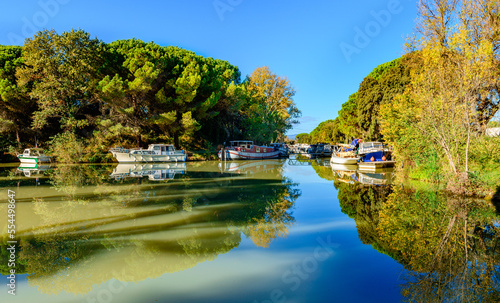 Superb views of the Canal du Midi/Canal de la Robine, in the South of France
