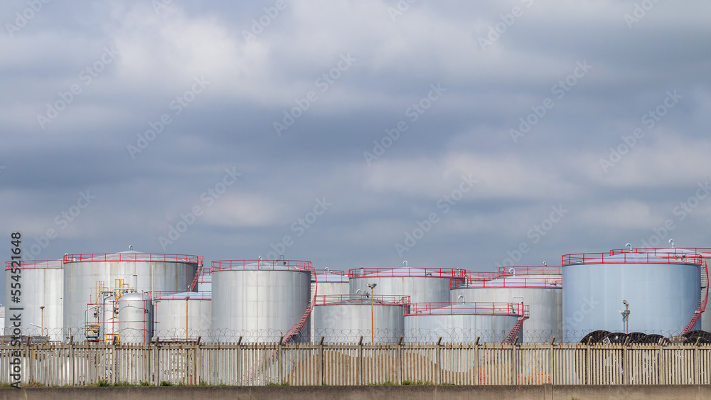 Refinery Oil Petroleum Holding Storage Tanks Refinery Oil Petroleum Holding Storage Tanks