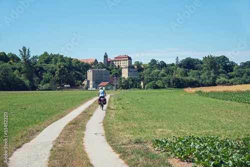 Auf dem Jagstradweg, Kocher-, Jagstradweg, Schloss Heuchlingen