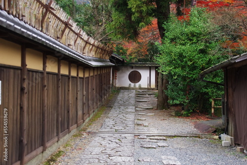 秋、京都の小路