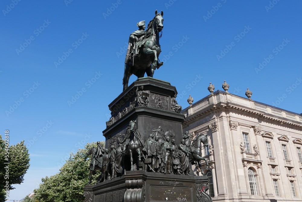 Reiterdenkmal Friedrich der Große in der Straße unter den Linden in Berlin