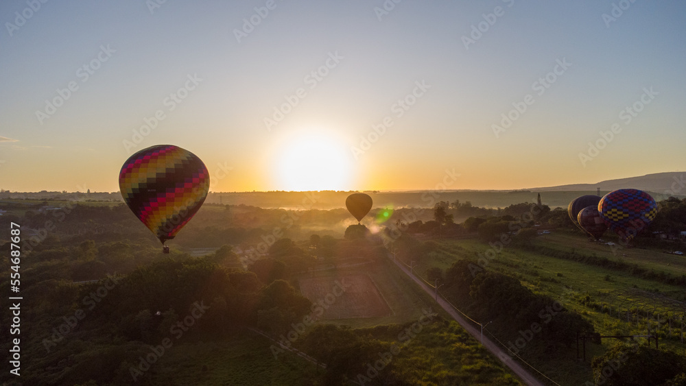 Obraz premium Place for weekends and holidays with balloon flights and skydiving in the city of Boituva-SP
