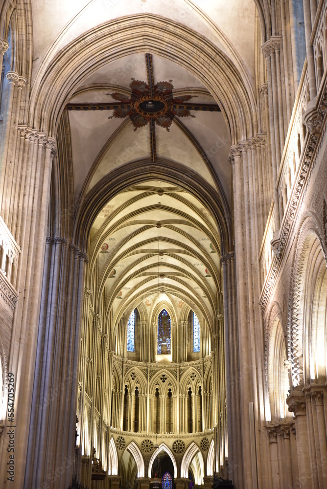Fototapeta premium Nef gothique de la cathédrale de Bayeux. France