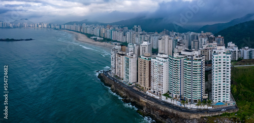 Guaruja, vista do Morro do Maluf e Praia de Pitangueiras, novembro 2022 photo