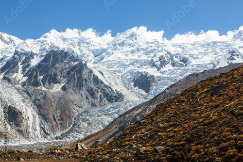 Fototapeta Naklejka Na Ścianę i Meble -  Glacier and Nanga Parbat rangę in autumn. Nanga Parbat is the ninth highest mountain in the world and western anchor of the Himalayas. Located in Pakistan
