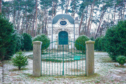 gate, grave , mausoleum, gerhard Hoyermann photo