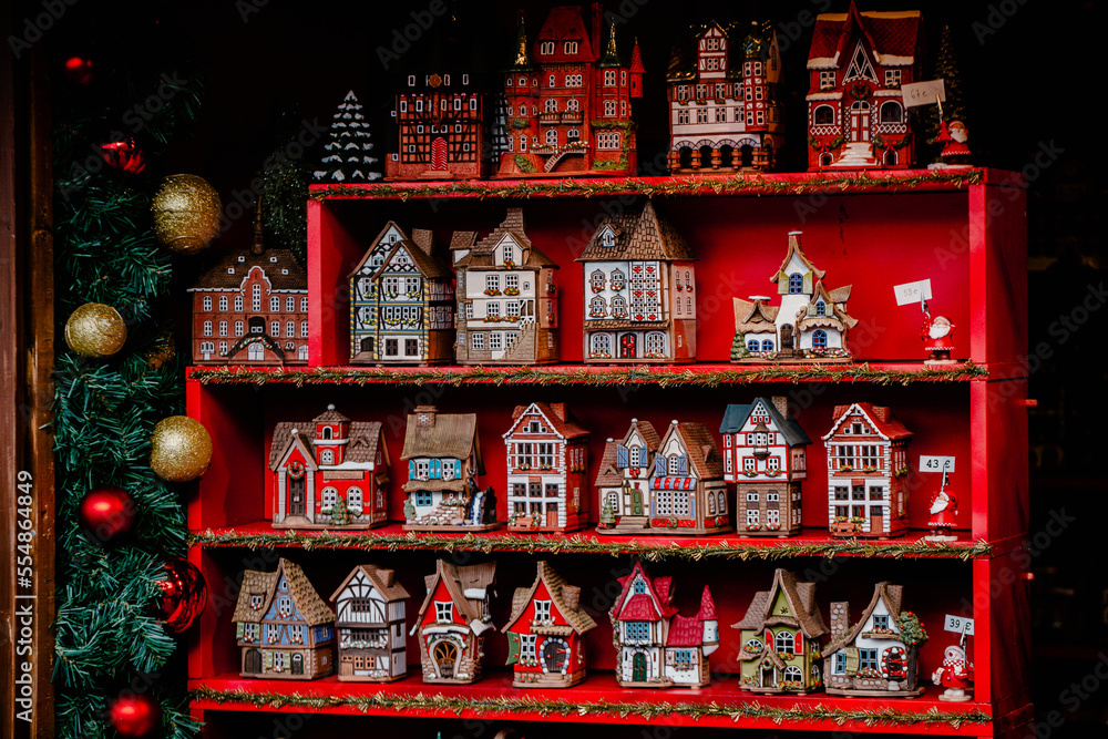 Naklejka premium Christmas market fair kiosk in Vienna with christmas decorations.