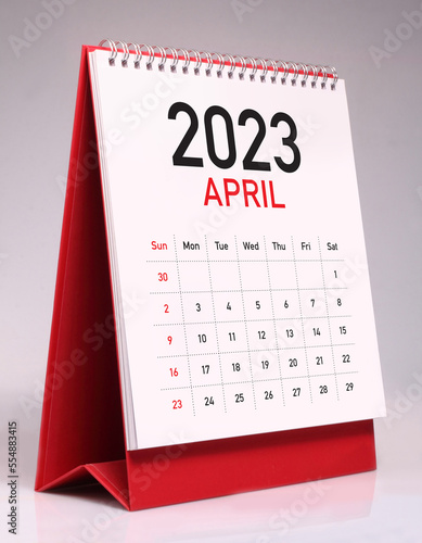 Simple desk calendar 2023 - April