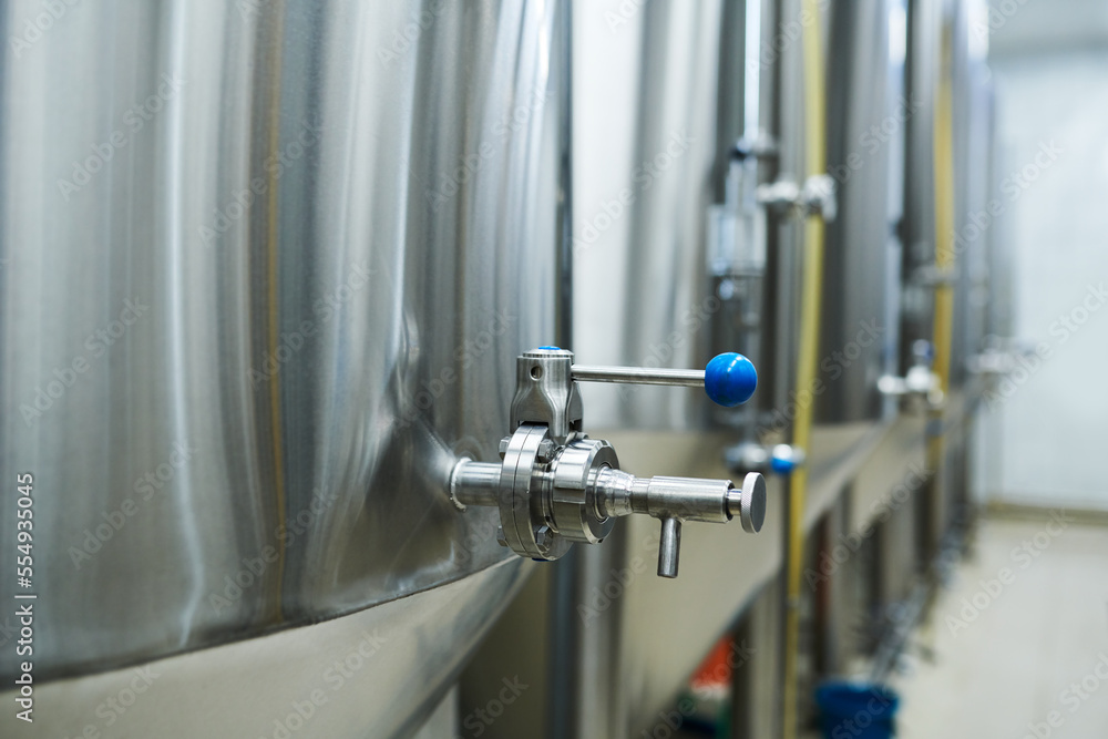 Steel beer brewing equipment, alcoholic drink production Steel beer brewing equipment, alcoholic drink production
