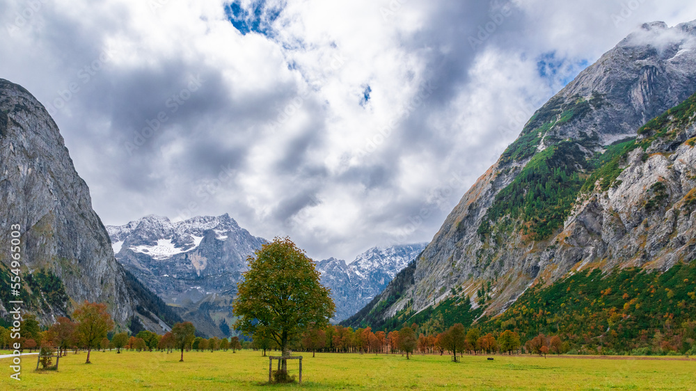 autumn in the alps (Ahornboden/Eng Valley, Tyrol, Austria)