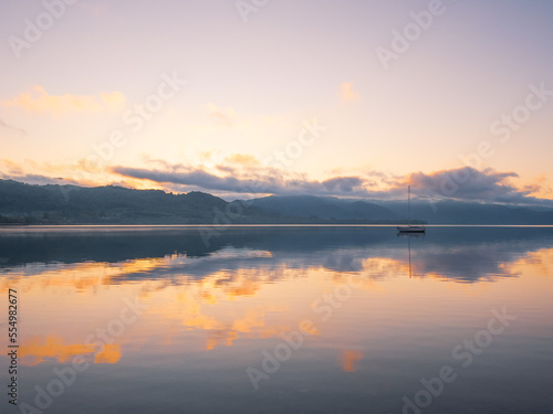 Lake Toya at dawn quietly © 多田 智