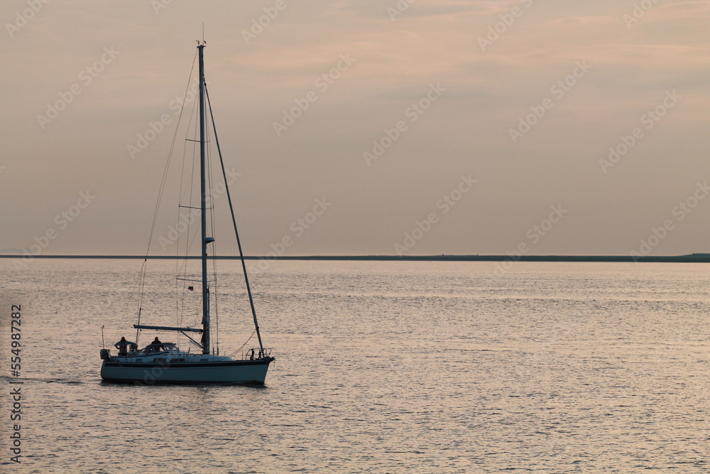 Fototapeta premium ship and sunset
